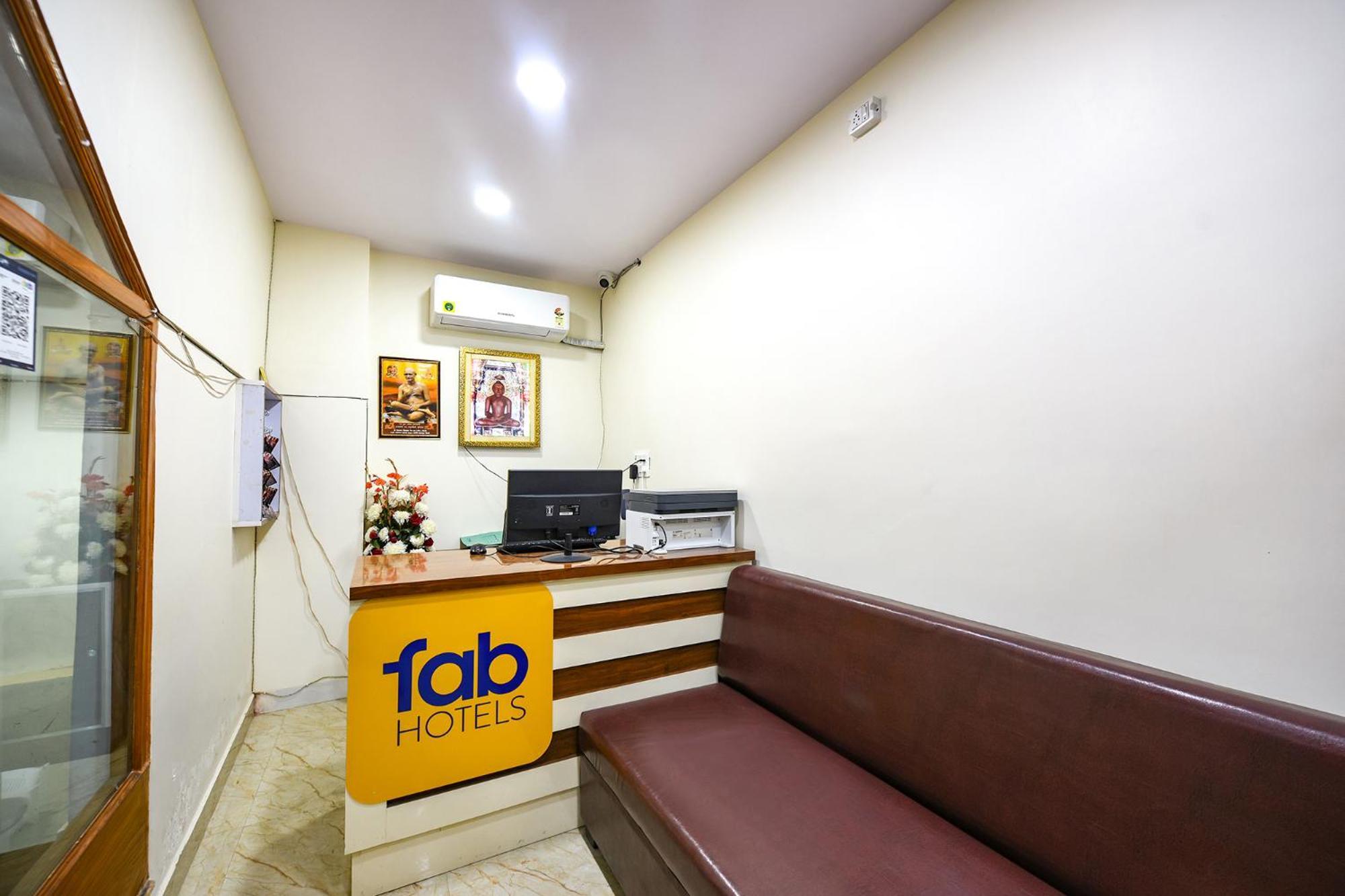 Fabhotel Mona International Ню Делхи Екстериор снимка
